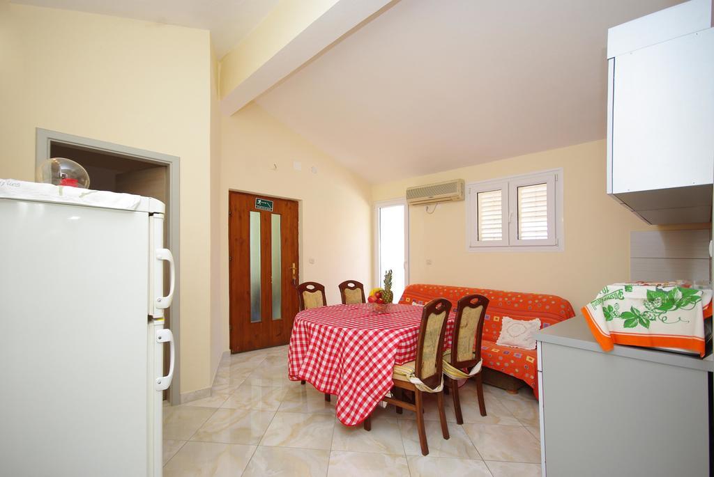 Apartments Ribarevic Макарска Номер фото
